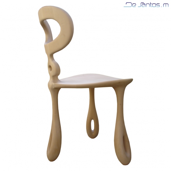 La chaise Tribullule efface sa dimension de meuble au profit de celle d’objet que chacun interprète à sa manière