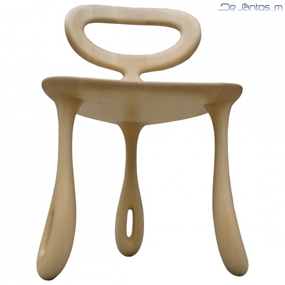 La chaise « Tribullule » est aérienne, ample et accueillante.