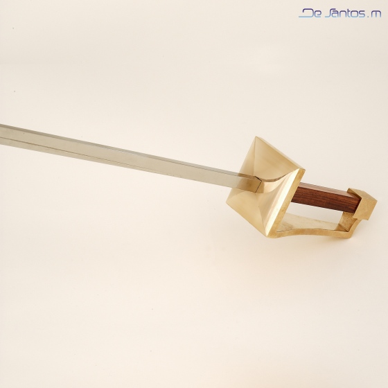 Cette poignée fait référence au  fleuret, les pommeaux sont en bronze naturel et la poignée en bois de palissandre