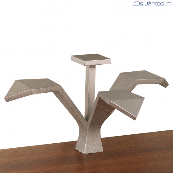 mobilier d’art Paris à Monaco du Designer Francais Mickael de Santos,meubles design,miroirs aux formes changeantes,nouveauté mondiale en vente sur Paris,parfaits pour décorer votre appartement