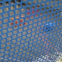 Oeuvre d'art monumentale.Voile de miroirs réalisée pour l'Armada. Echo aux voiliers et aux peintres impressionnistes. Elle est à